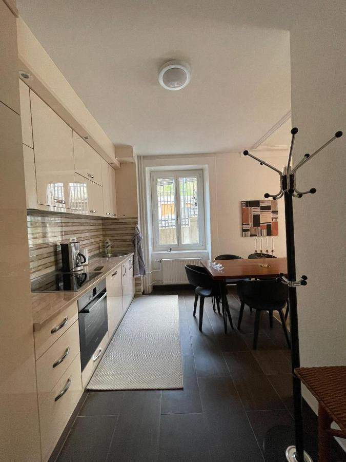 Appartement Luna Avec Parking Couvert Prive Le Locle Dış mekan fotoğraf