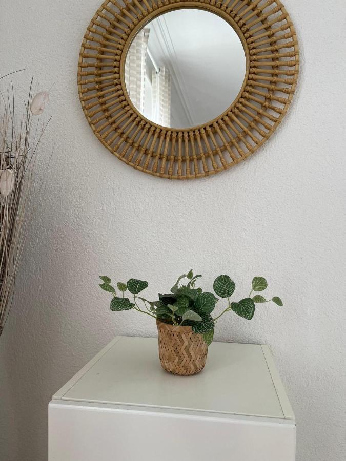 Appartement Luna Avec Parking Couvert Prive Le Locle Dış mekan fotoğraf