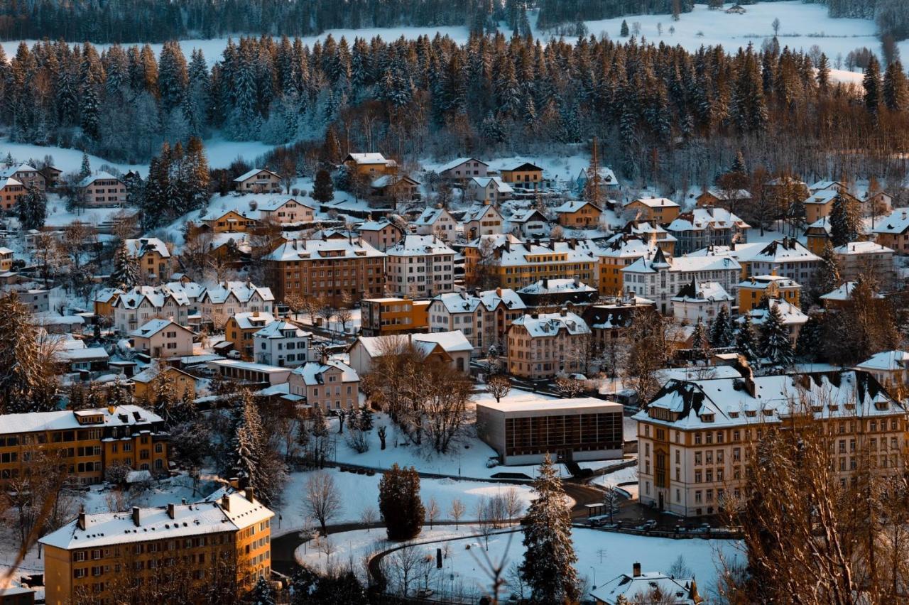Appartement Luna Avec Parking Couvert Prive Le Locle Dış mekan fotoğraf